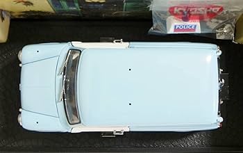 1/18 京商 MINI VAN POLICE BLUE ミニバン ポリス！ Amazon | 京商 1/18 モーリス ミニクーパー バン ポリス MINI